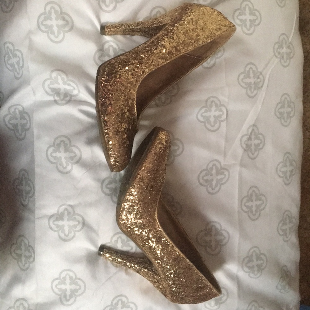 Sparkly gold heels